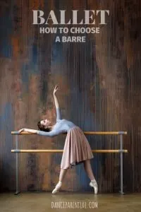 Must read article if you are buying a ballet barre for your home. Great explanations about materials, height and portable and fixed barres. #dance #ballet #barre #buyersguide