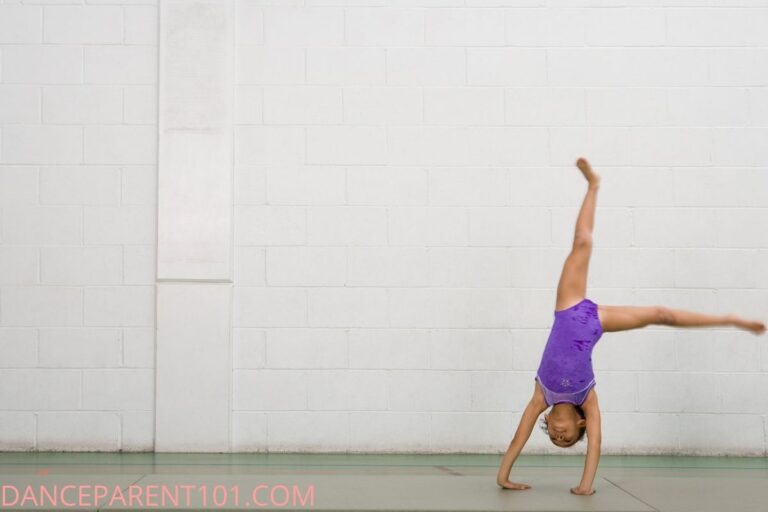 WHAT IS ACROBATIC DANCE AND IS IT SAFE? – A GUIDE FOR PARENTS