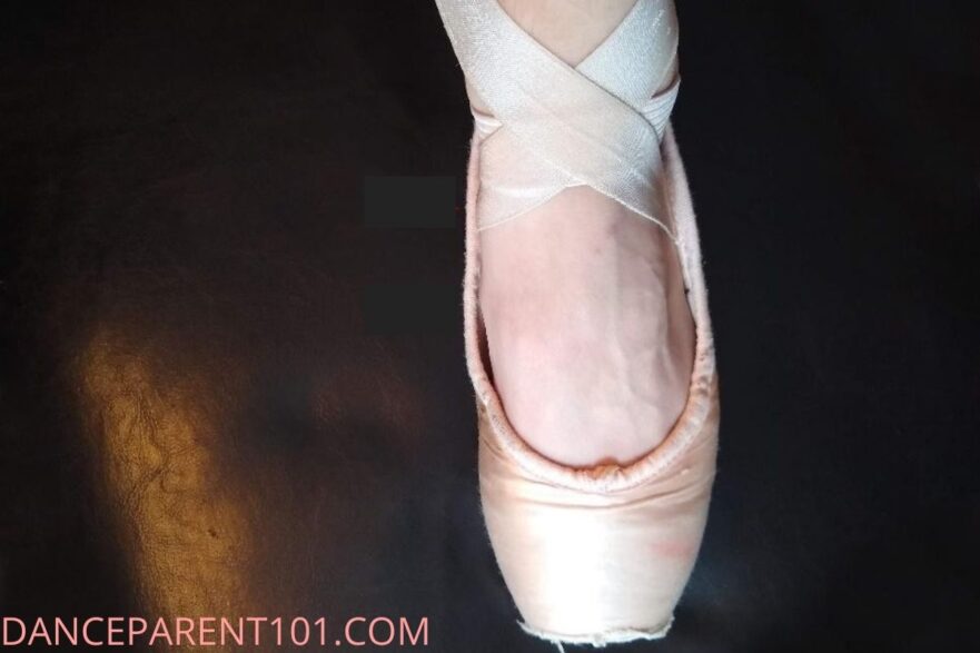 How to Tie Stretch Elastic Ribbons on Ballet Pointe Shoes